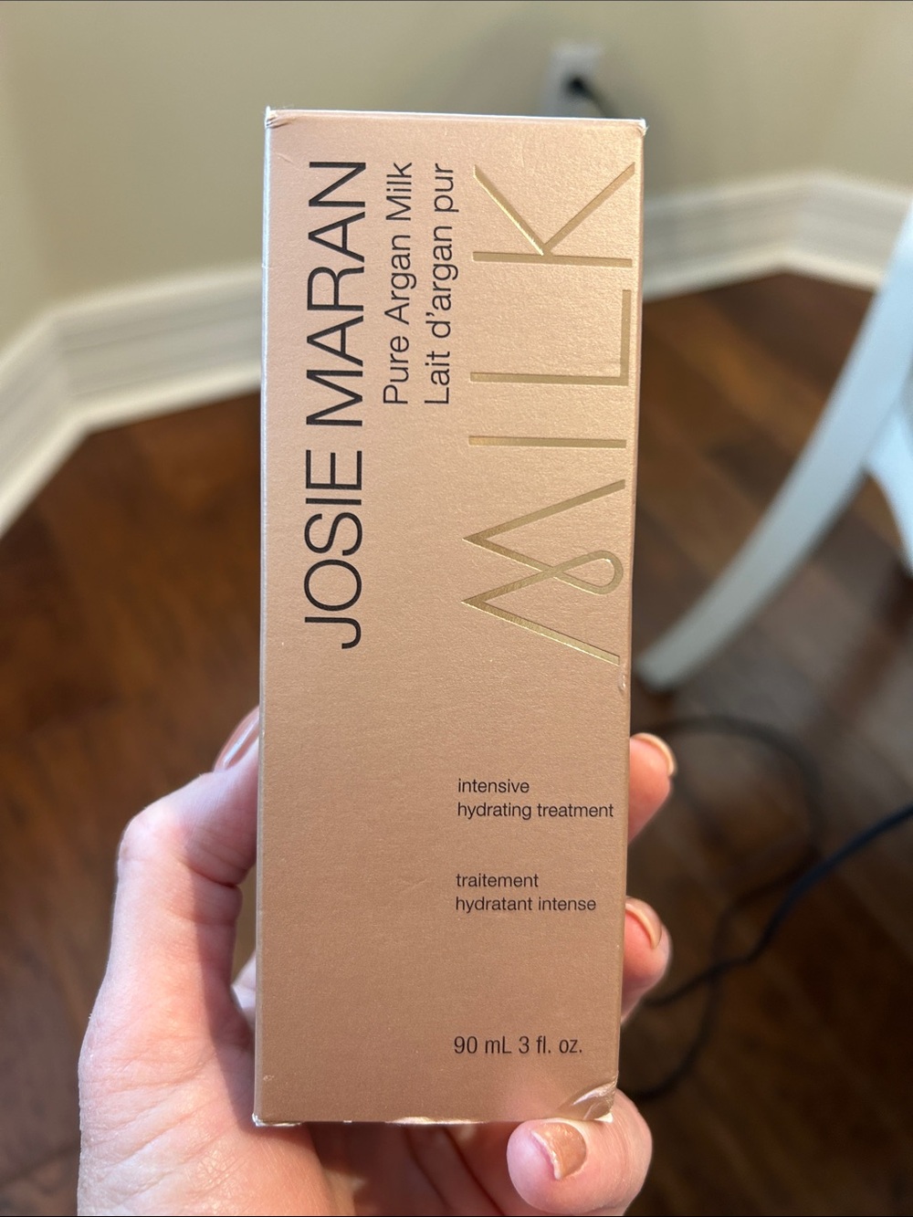 JOSIE MARAN Argan Milk Intensive Hydrating Treatment.